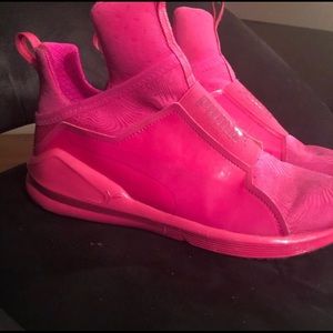 pink pumas